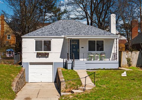Photo of 4056 Palos Street, Cincinnati, OH 45205 (MLS # 1871087)