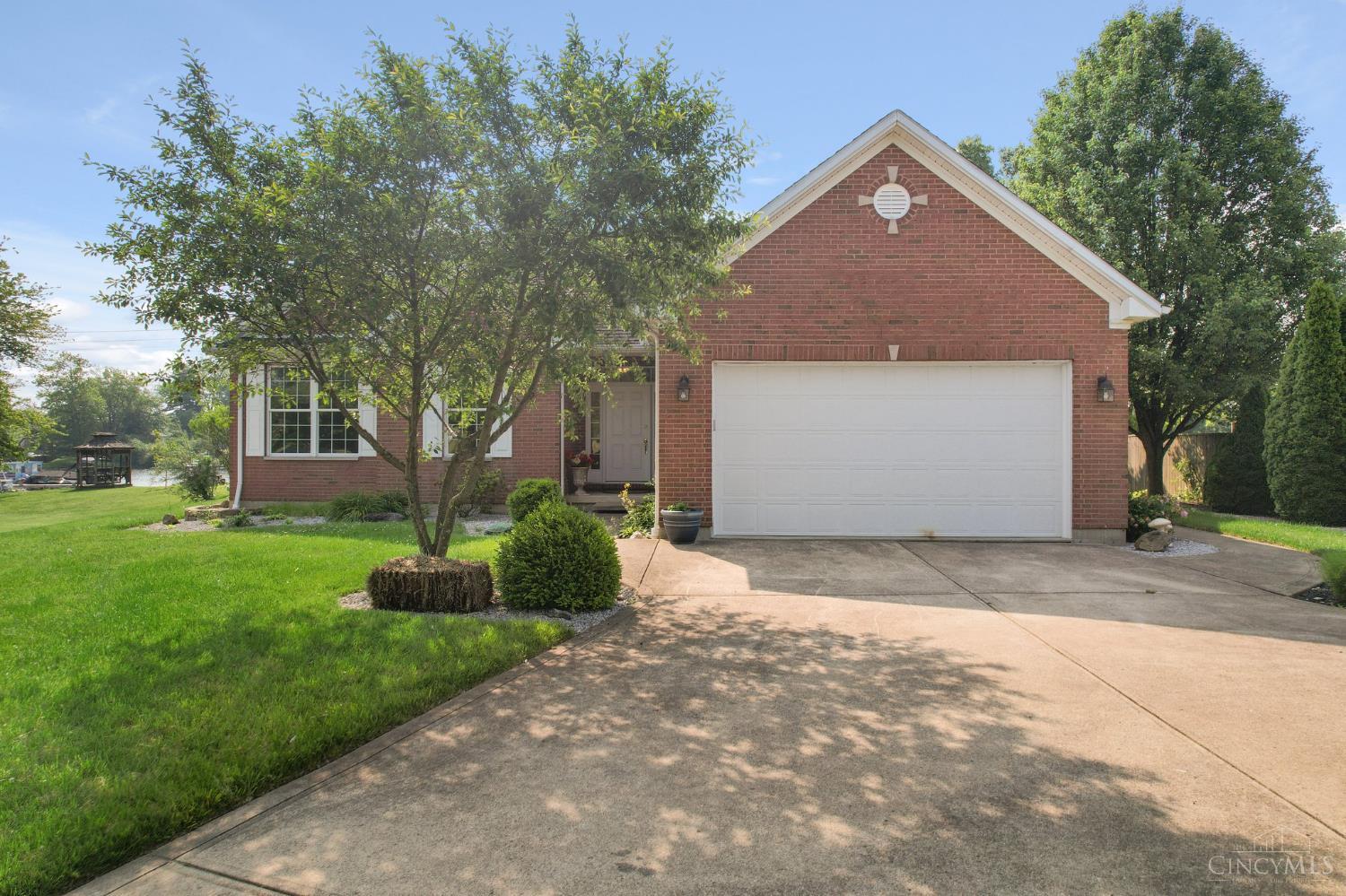 440 Waynoka Drive, Franklin, Ohio image 1