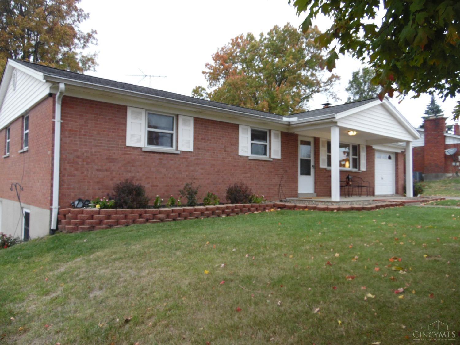 9671 Farmcrest Drive, West Chester, Ohio image 4