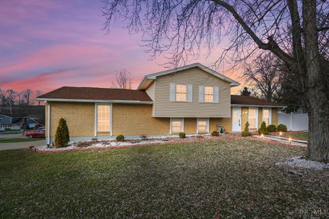 Photo of 1 Pinehurst Court, Fairfield, OH 45014 (MLS # 1864524)