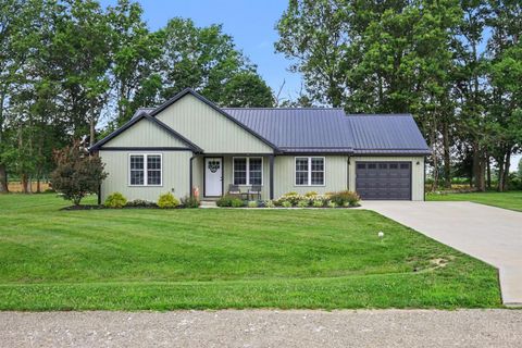 Photo of 34 Virginia Drive, Georgetown, OH 45121 (MLS # 1884316)