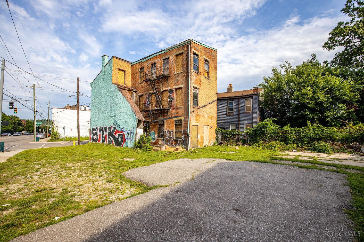 1600 John Street