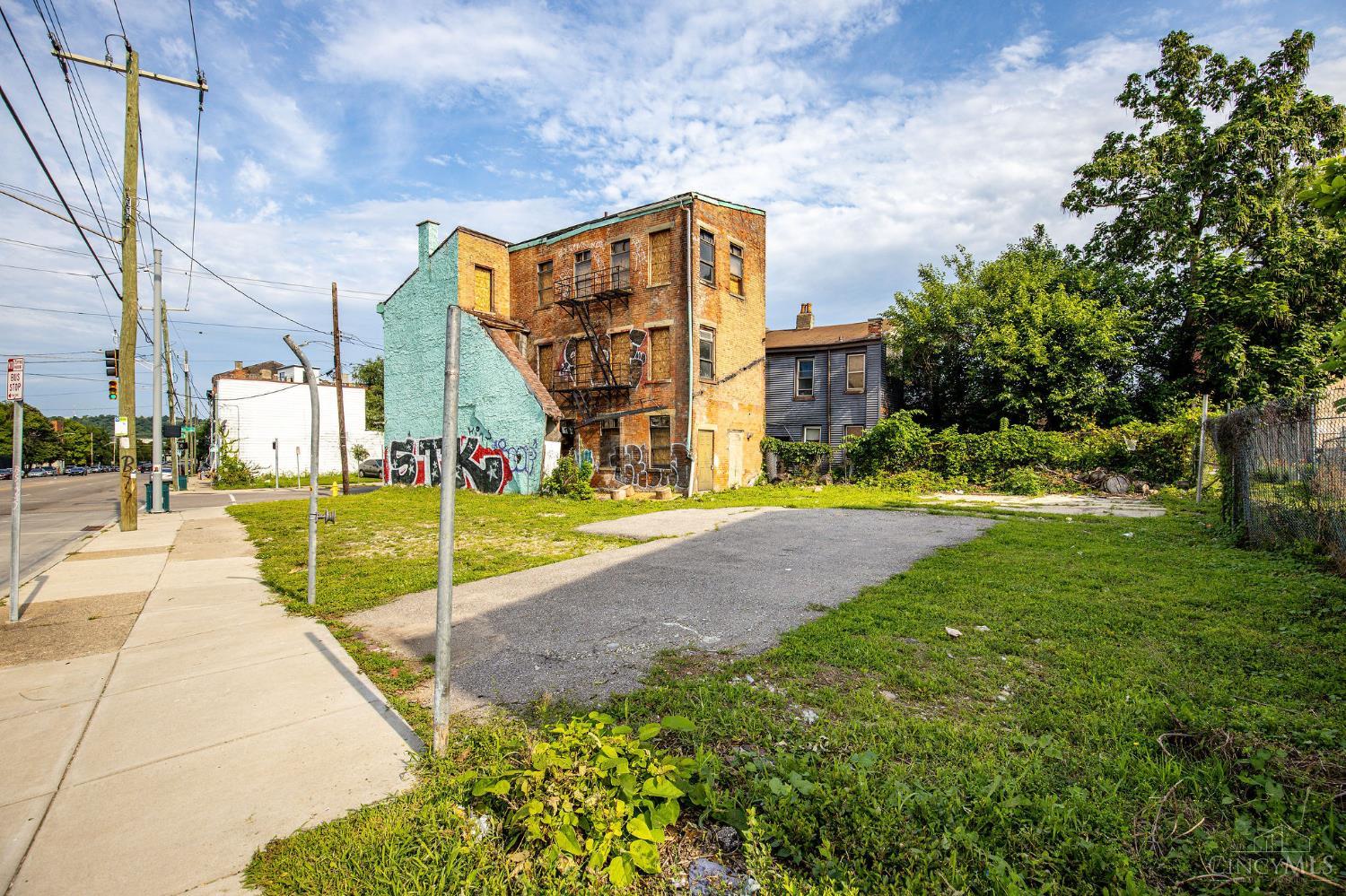 1600 John Street