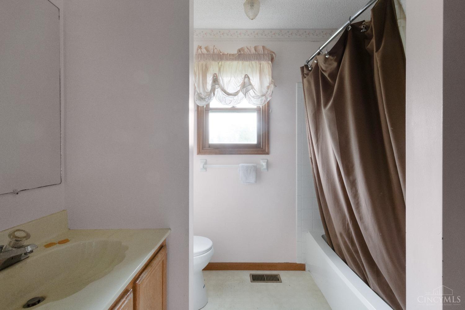 27 Carousel Circle, Fairfield, Ohio image 16