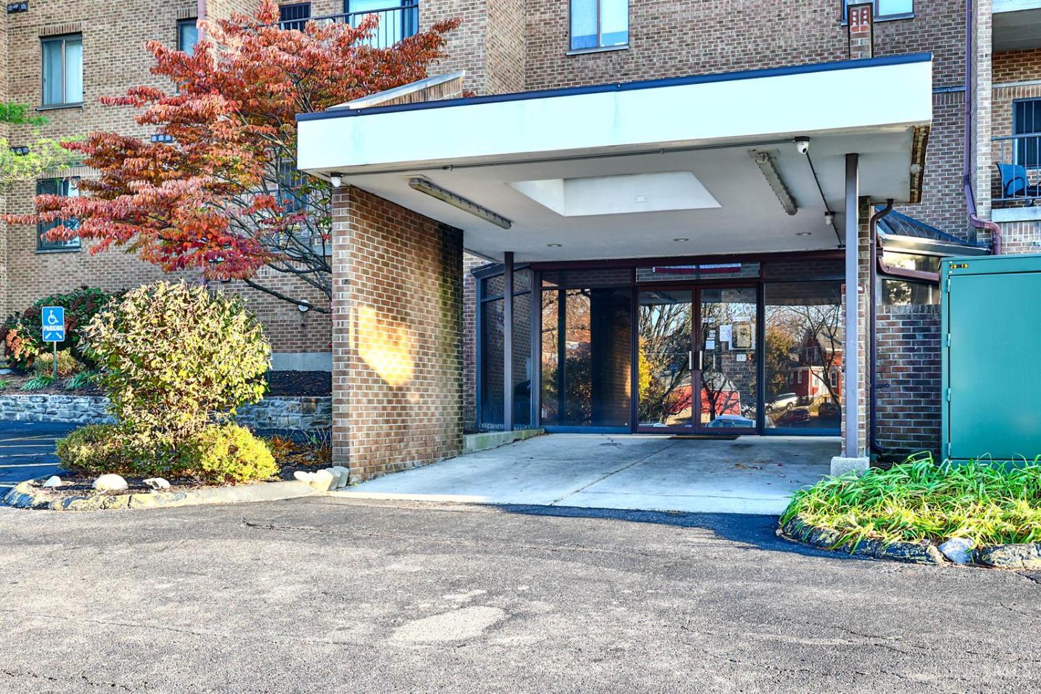 3004 Glenmore Avenue 408