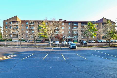 Photo of 3004 Glenmore Avenue #408, Cincinnati, OH 45238 (MLS # 1861907)