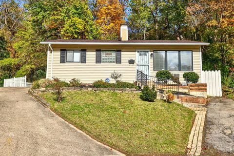 Photo of 2706 Firtree Court, Cincinnati, OH 45223 (MLS # 1860177)