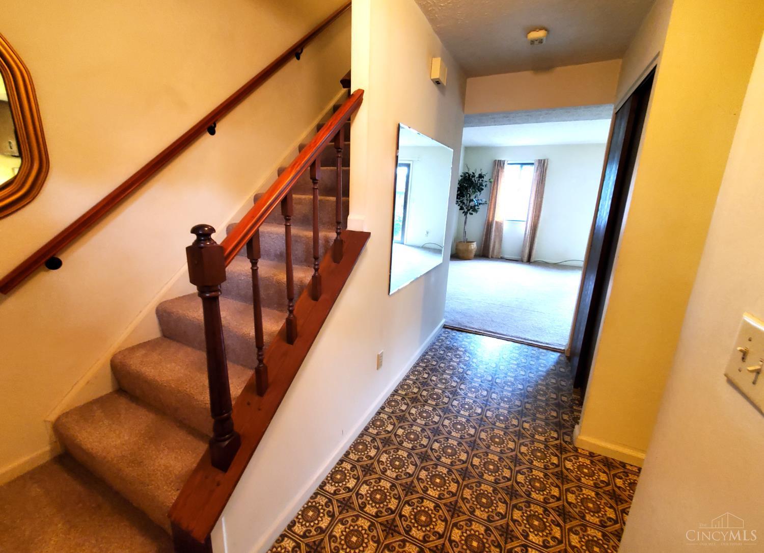 9521 Haddington Court, Colerain Twp, Ohio image 2