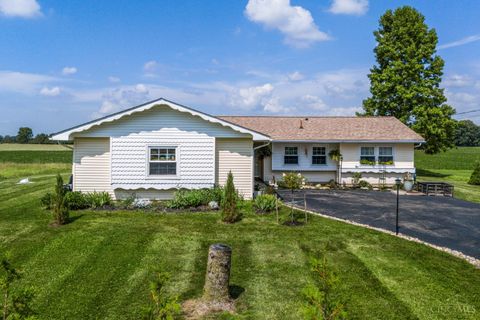 Photo of 5318 Farmersville Germantown Pike, Jackson Township, OH 45325 (MLS # 1885052)