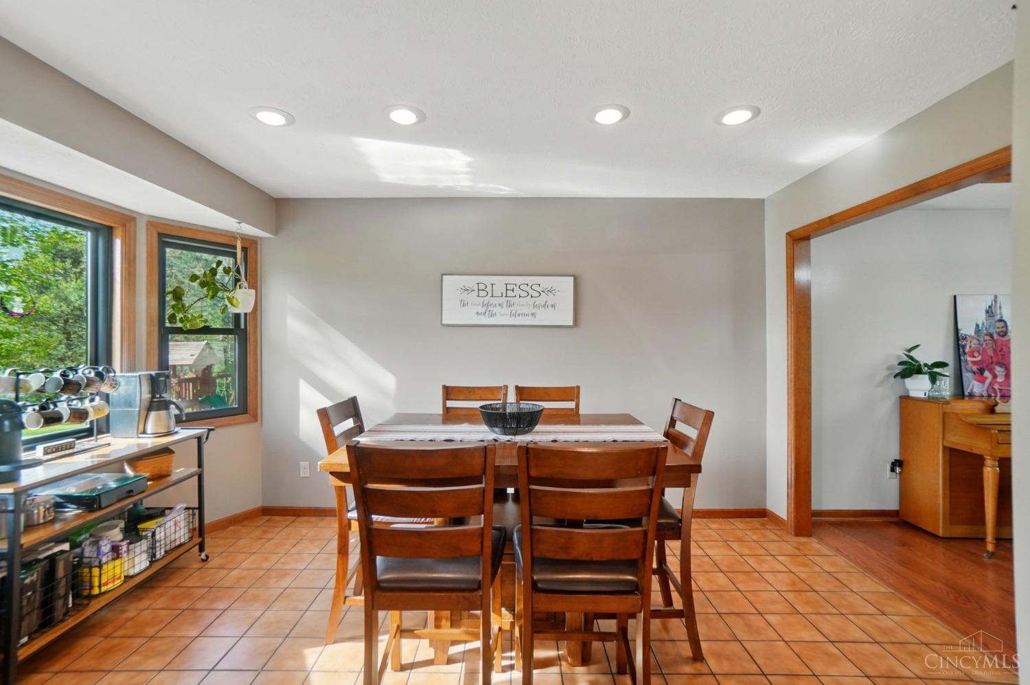8428 Springwater Court, Colerain Twp, Ohio image 14