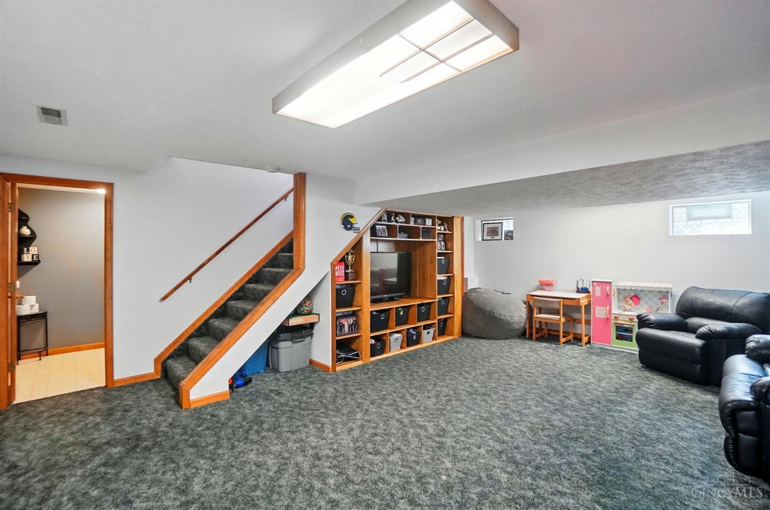 8428 Springwater Court, Colerain Twp, Ohio image 31