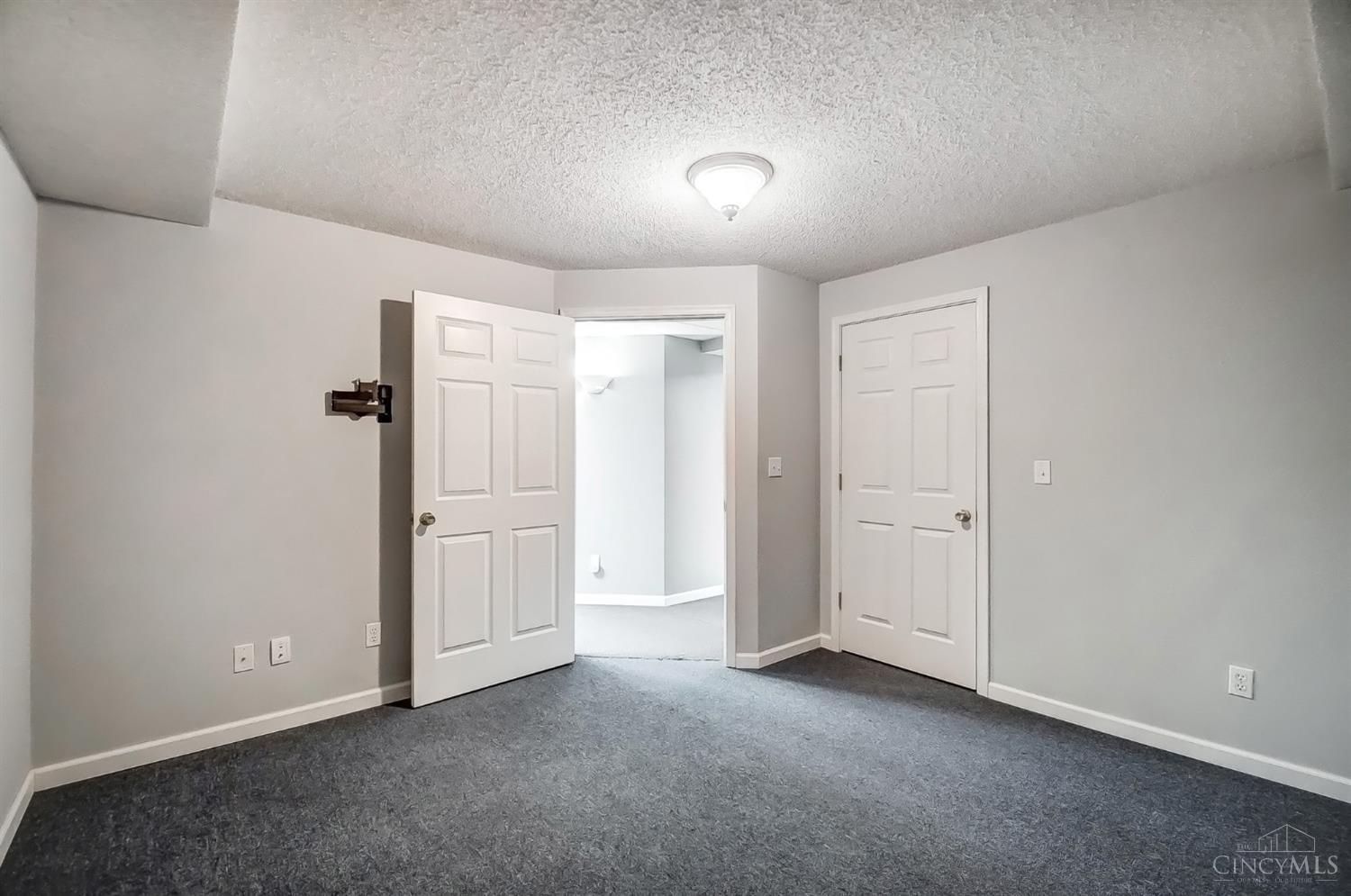 381 Mollie Drive, Hamilton, Ohio image 34