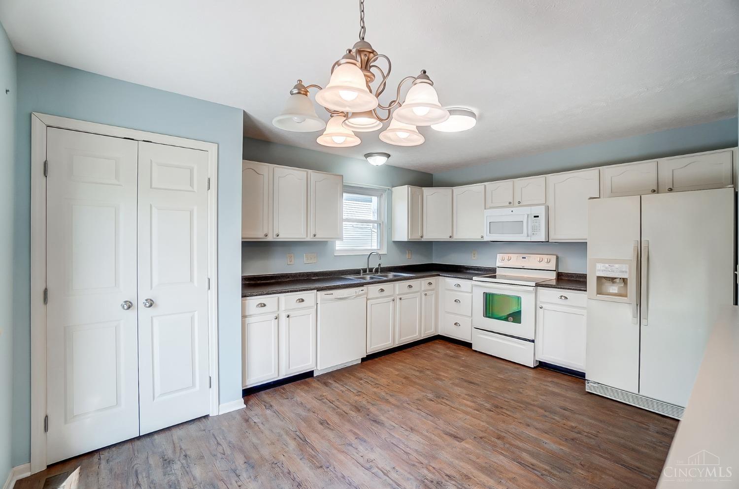 381 Mollie Drive, Hamilton, Ohio image 5