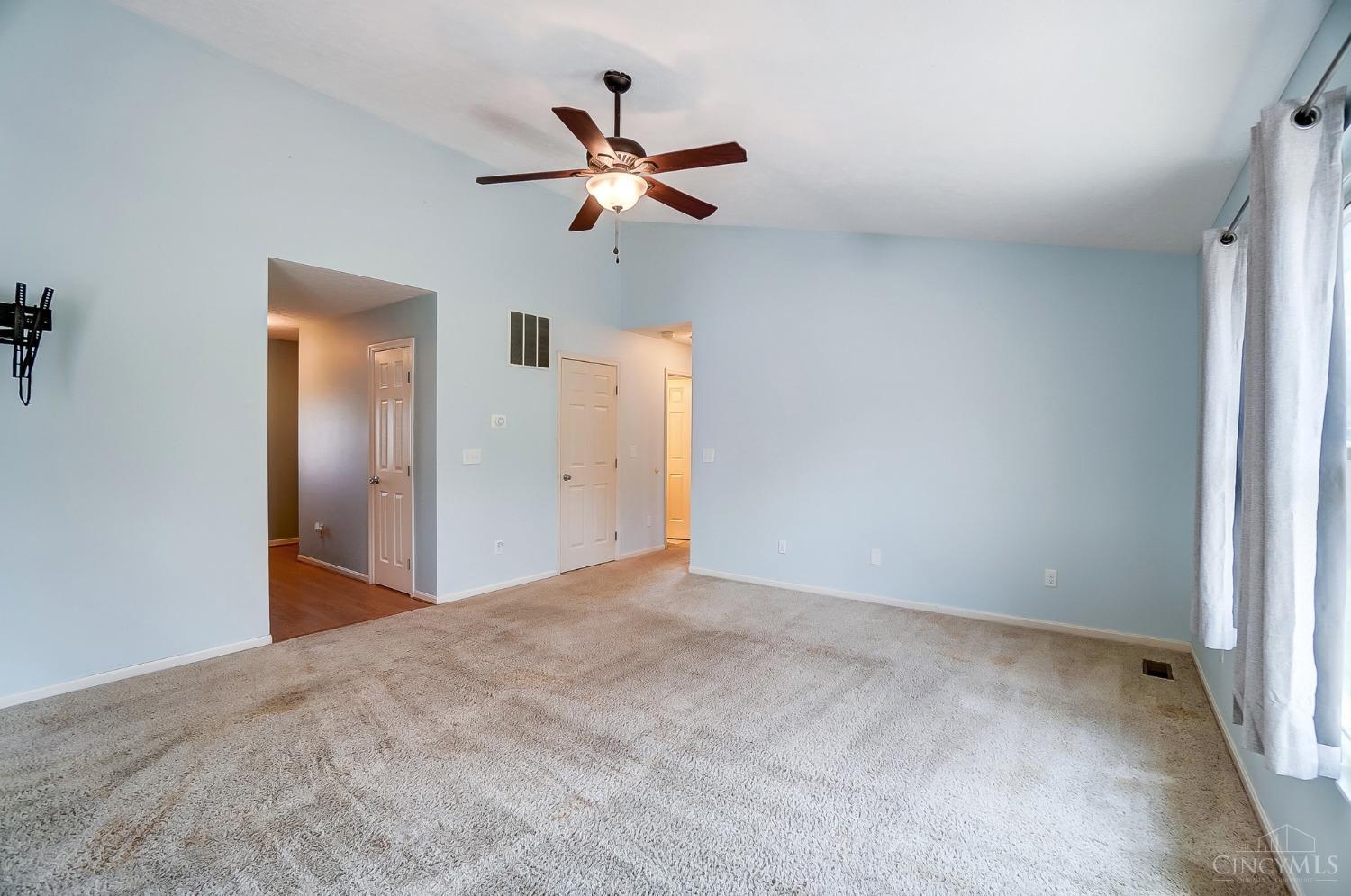 381 Mollie Drive, Hamilton, Ohio image 15