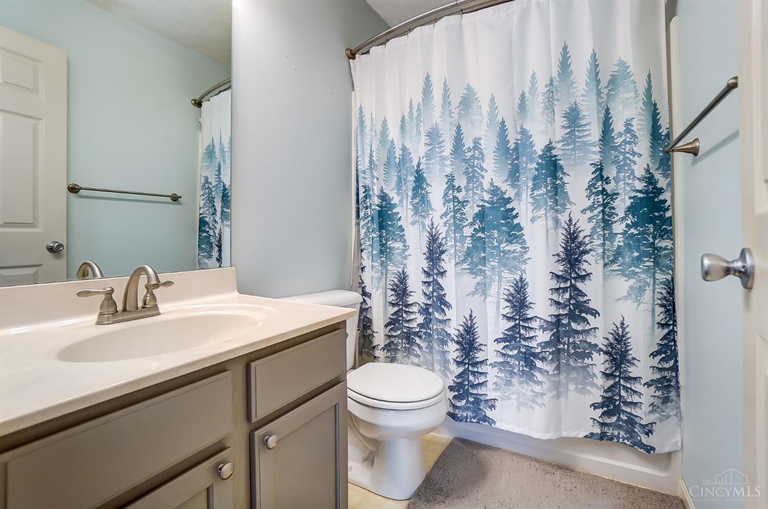 381 Mollie Drive, Hamilton, Ohio image 25