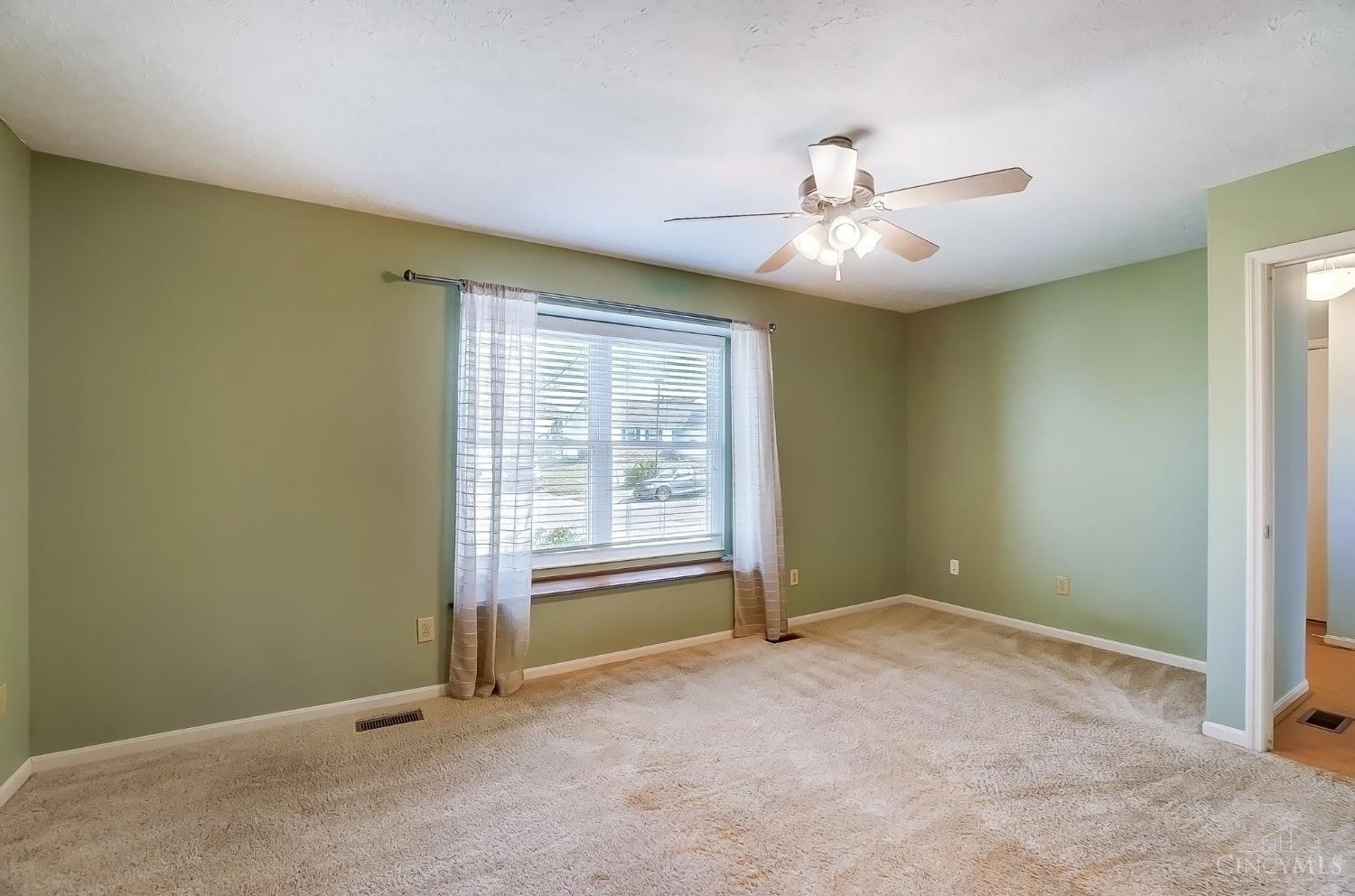 381 Mollie Drive, Hamilton, Ohio image 13