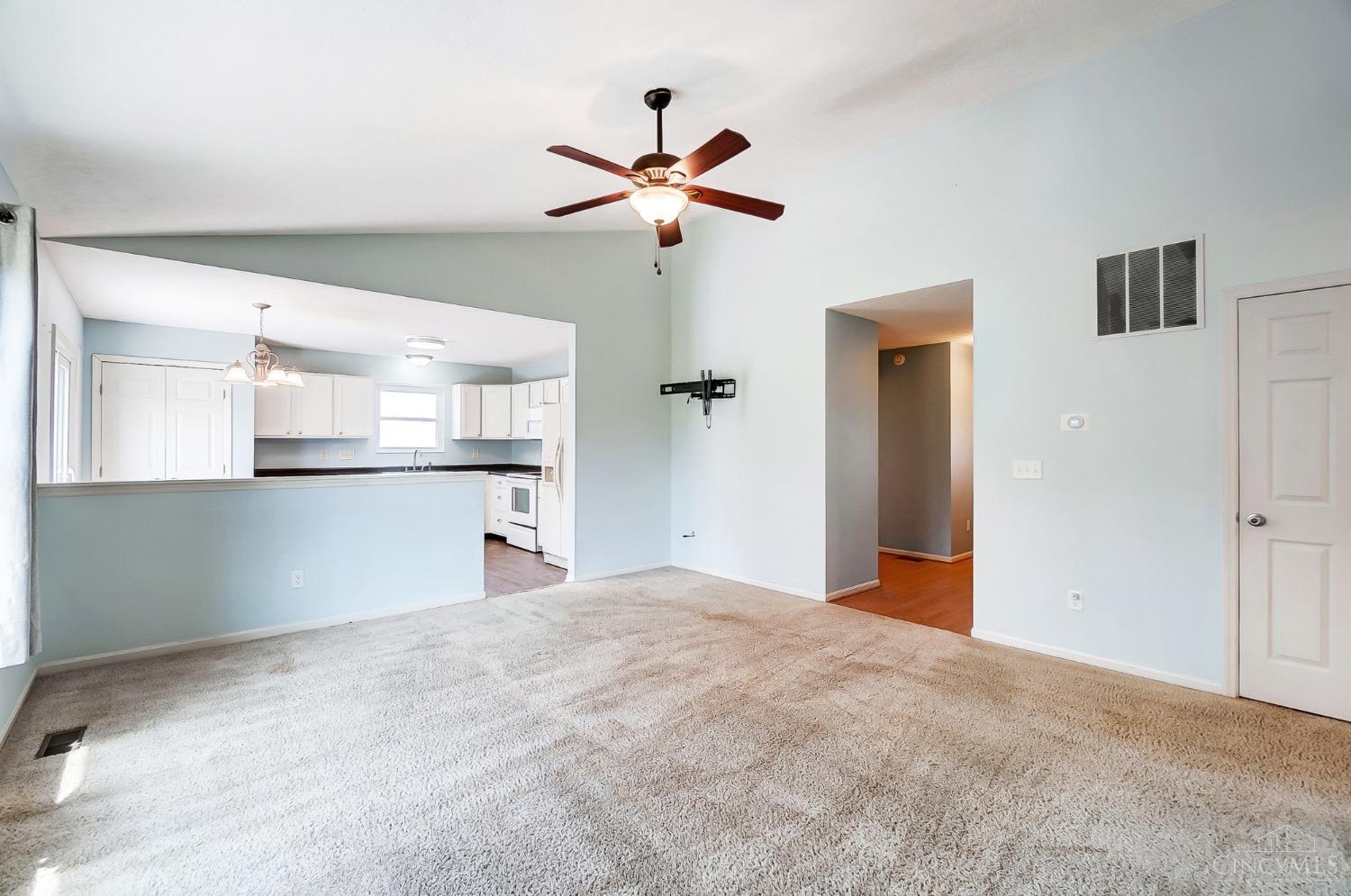 381 Mollie Drive, Hamilton, Ohio image 9
