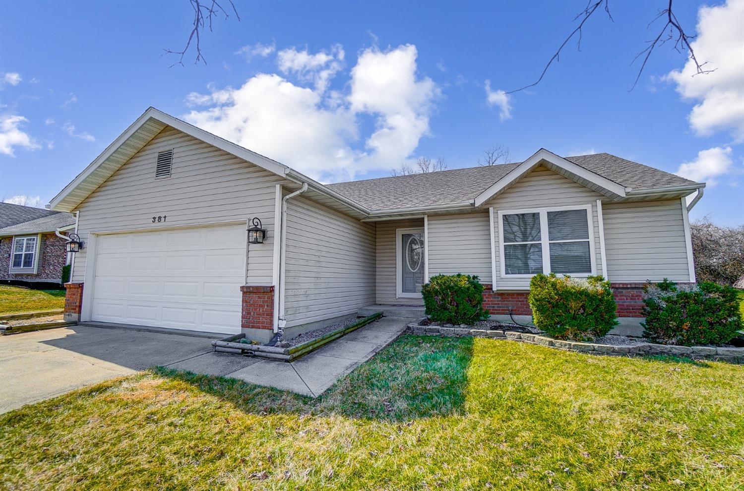 381 Mollie Drive, Hamilton, Ohio image 2