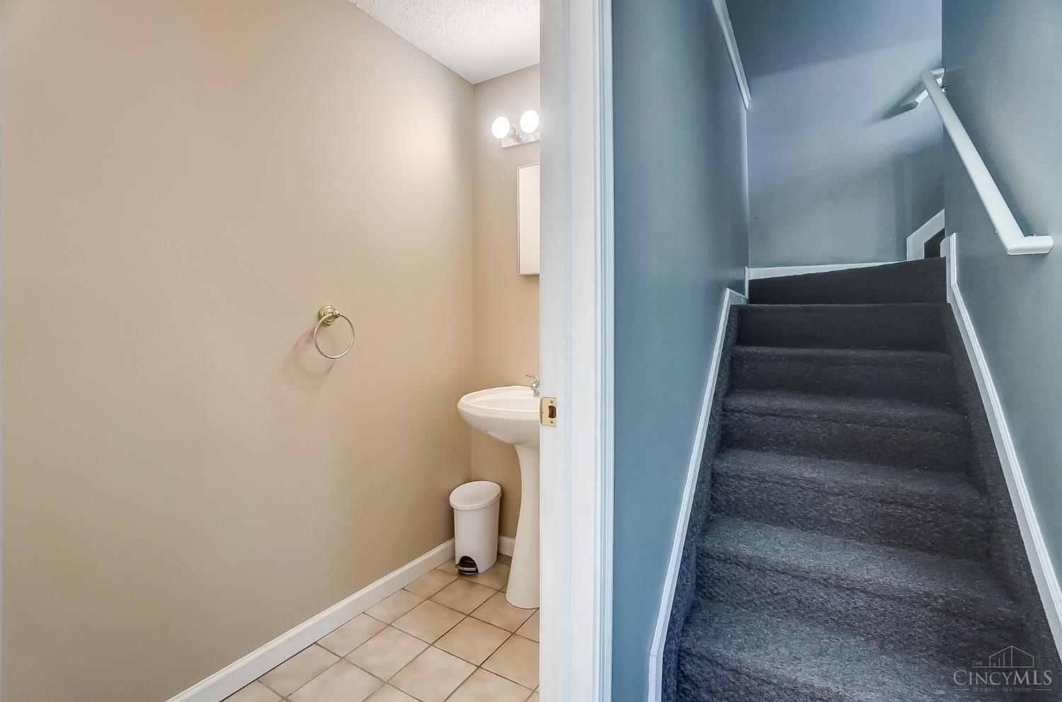 381 Mollie Drive, Hamilton, Ohio image 35