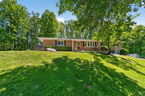 Homes For Sale - 933 Robin Hill Drive<br/> New Richmond, OH 45157