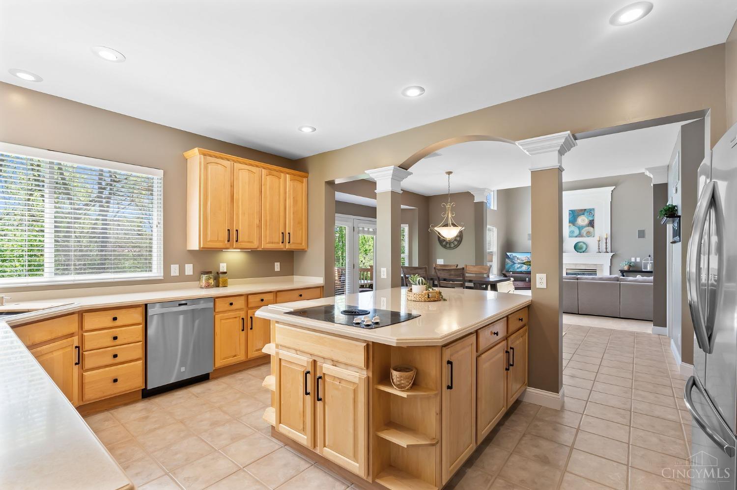 6038 Green Meadow Mdw, Mason, Ohio image 3