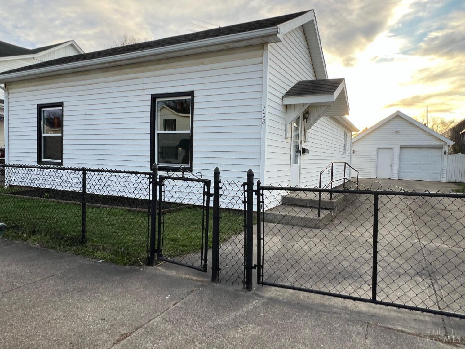 108 Crawford Street, Middletown, Ohio image 1