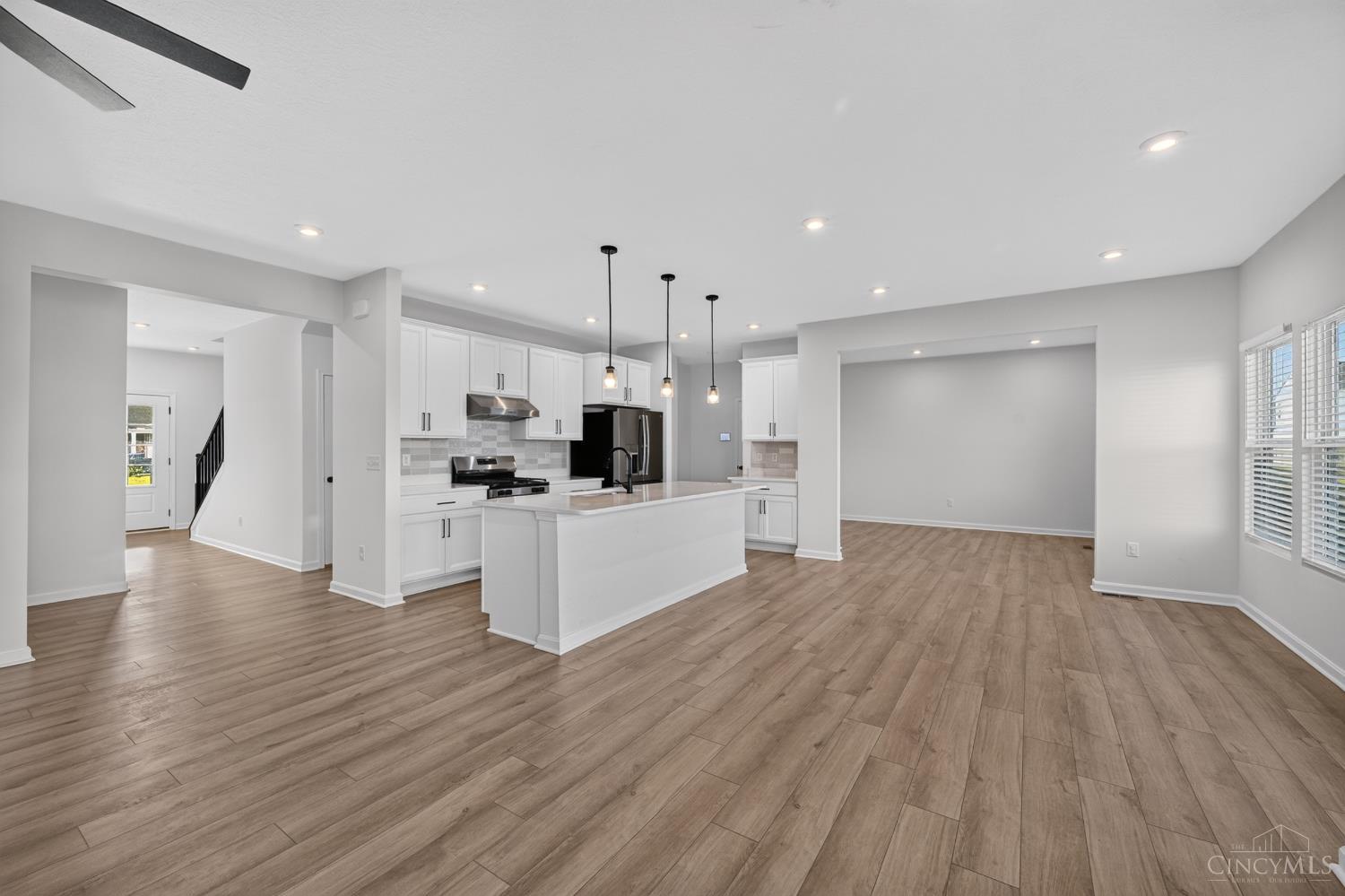 6041 Foothills Drive