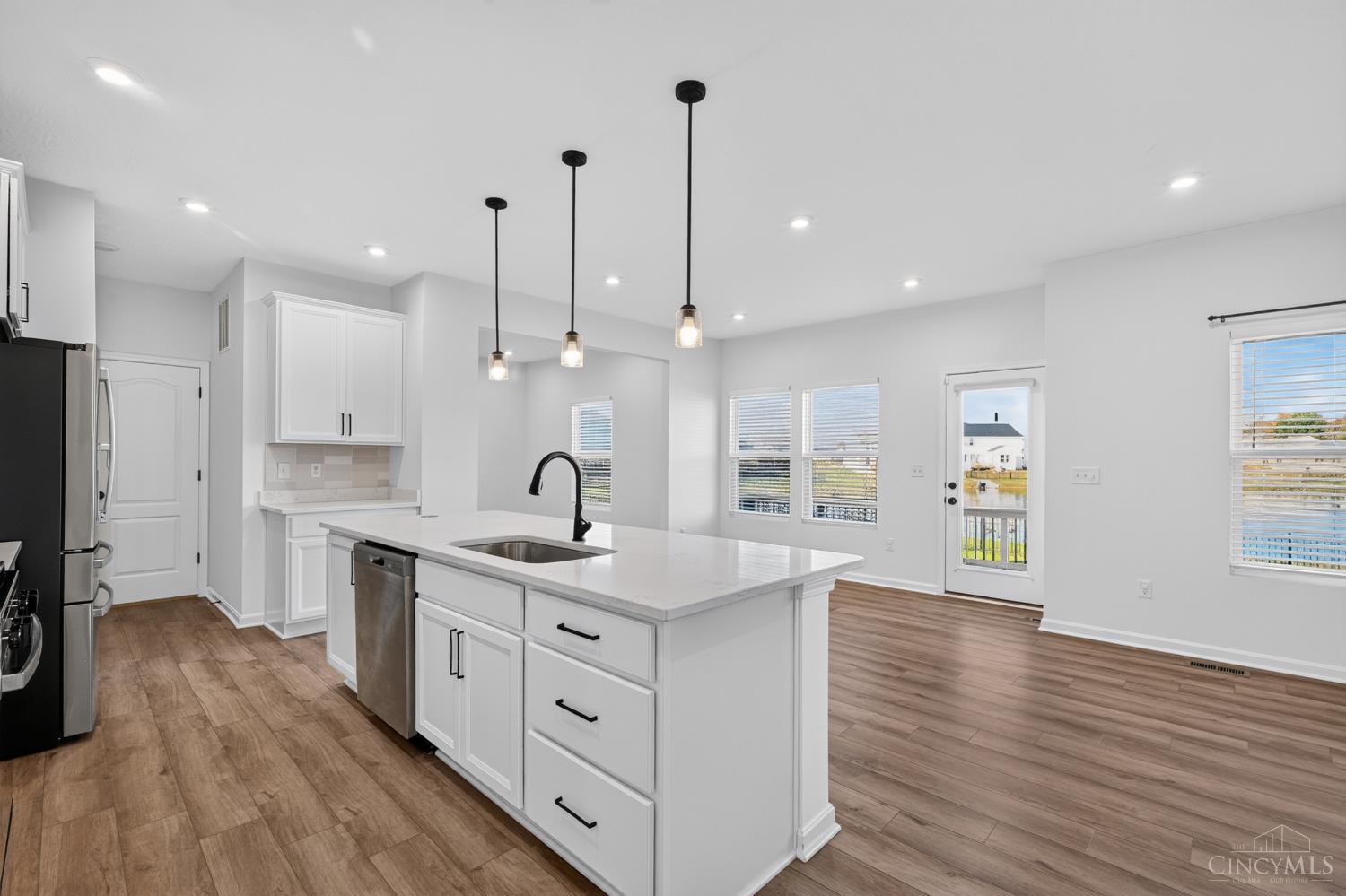 6041 Foothills Drive