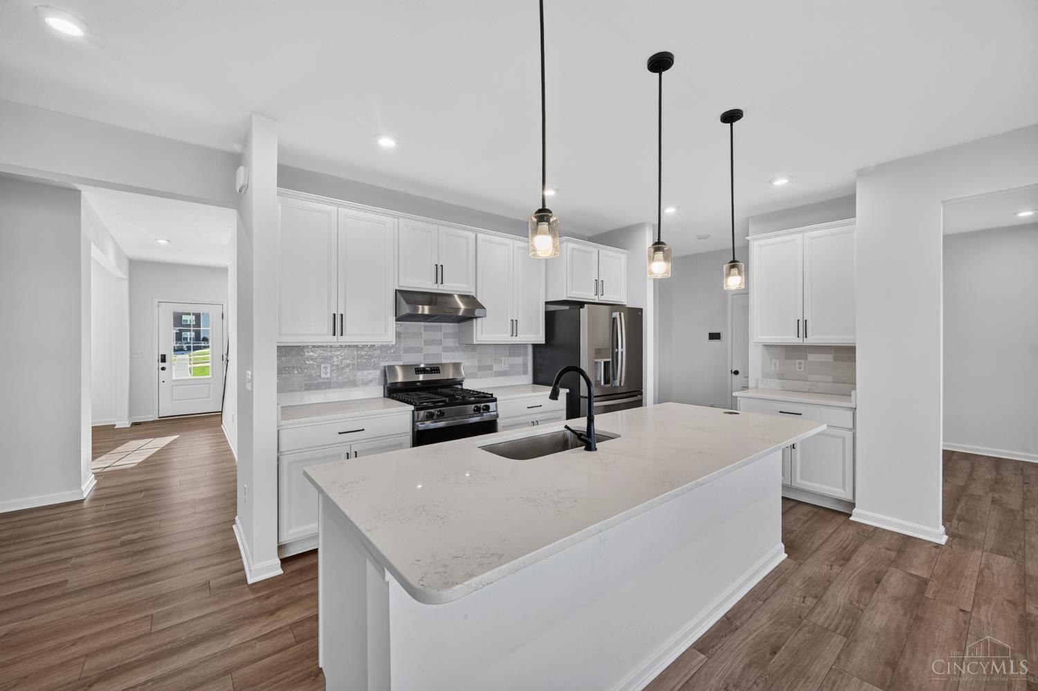 6041 Foothills Drive
