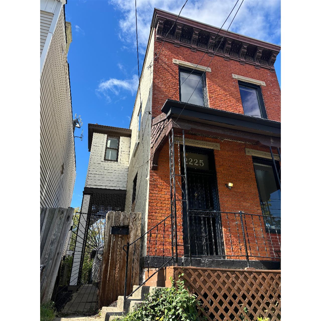 2225 Symmes Street