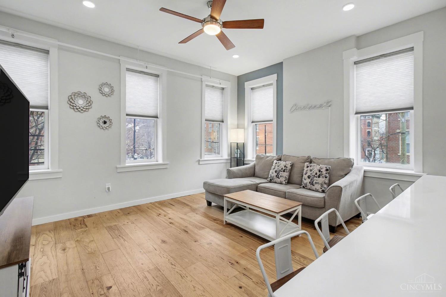 35 E 13th Street 202