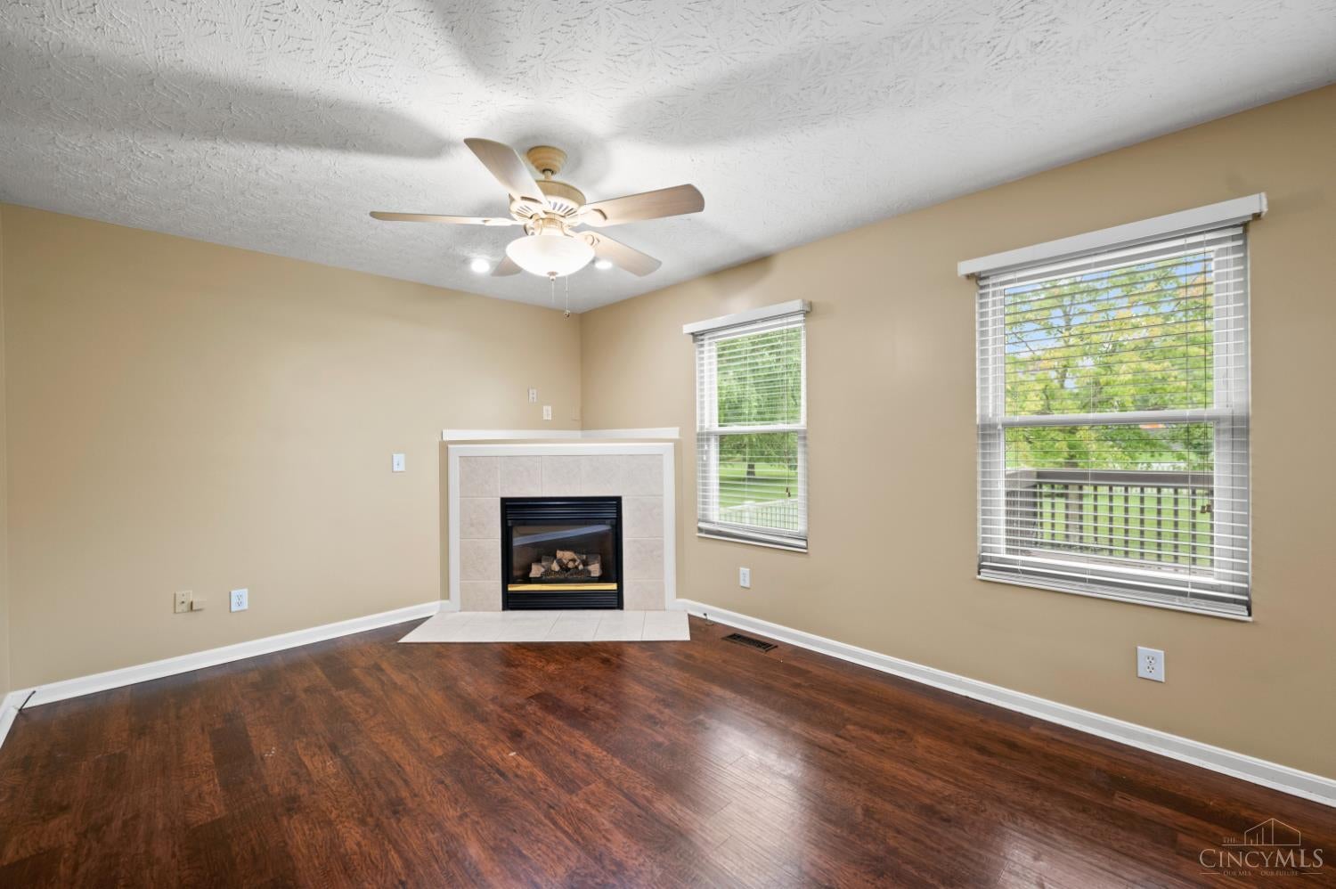 2899 Creekside Drive