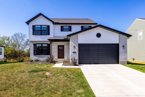 Photo of 711 Brelsford Avenue, Trenton, OH 45067 (MLS # 1857321)