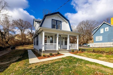 Photo of 607 Hawthorne Avenue, Cincinnati, OH 45205 (MLS # 1866490)