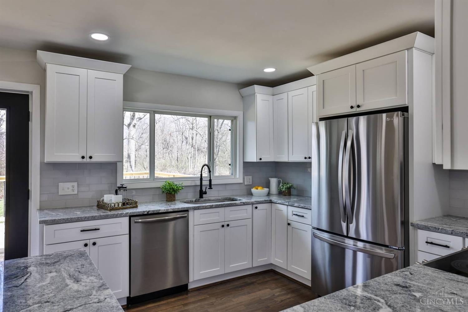 4464 Classic Drive, Blue Ash, Ohio image 12