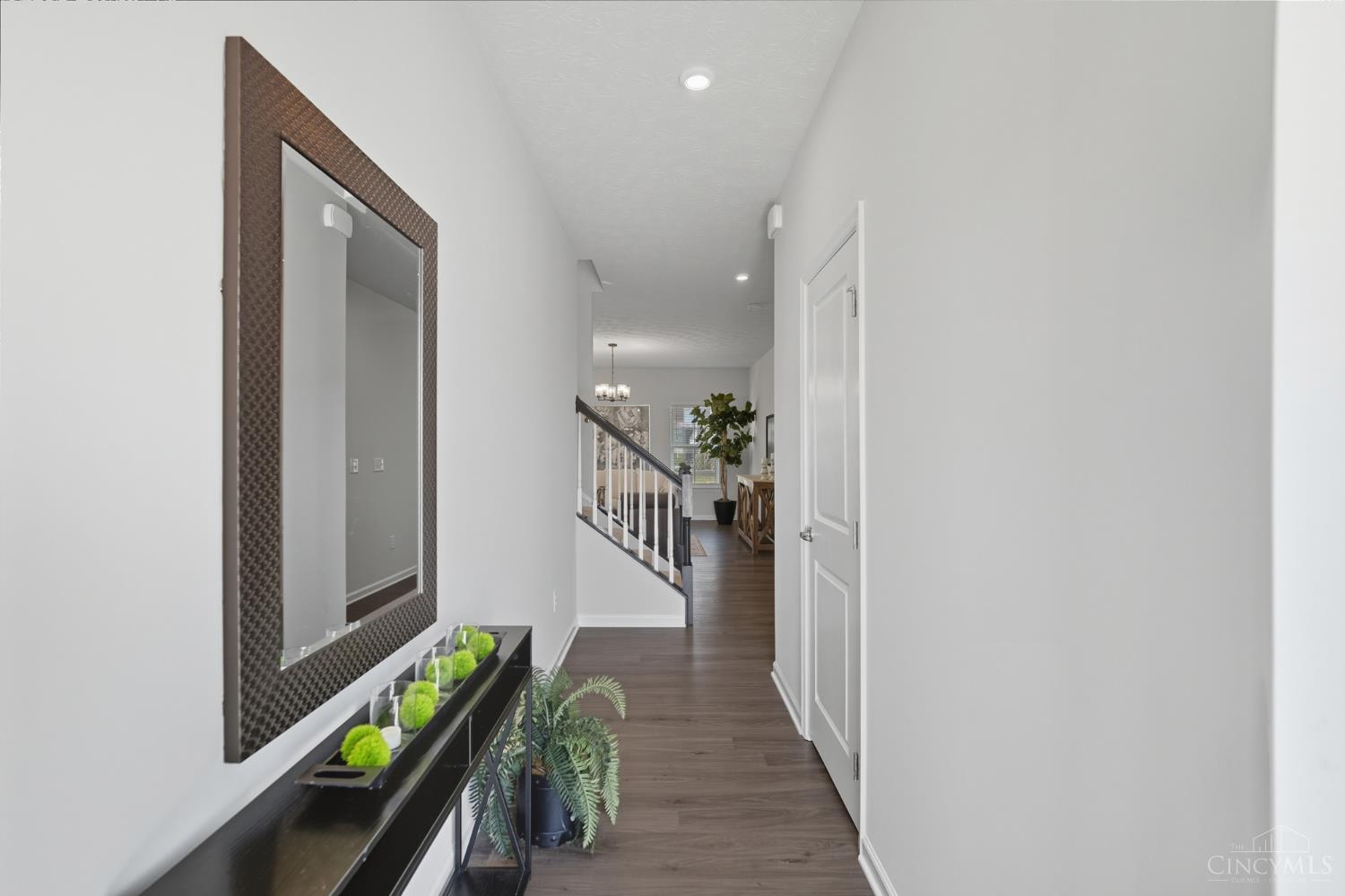 5913 Stones Throw Way