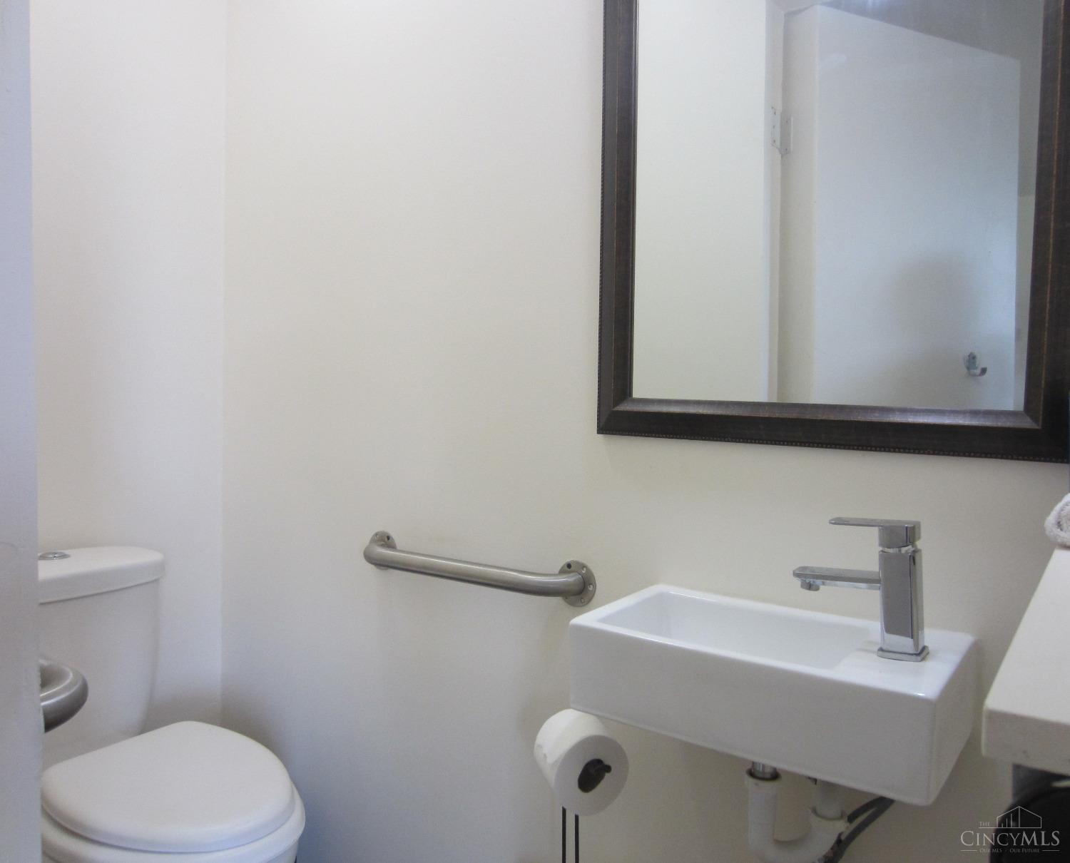 9407 Marcella Drive, Franklin, Ohio image 11