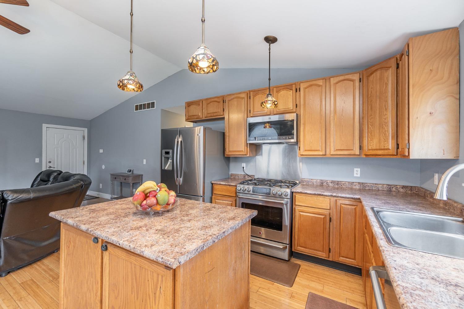 881 E Crescentville Road, Springdale, Ohio image 10