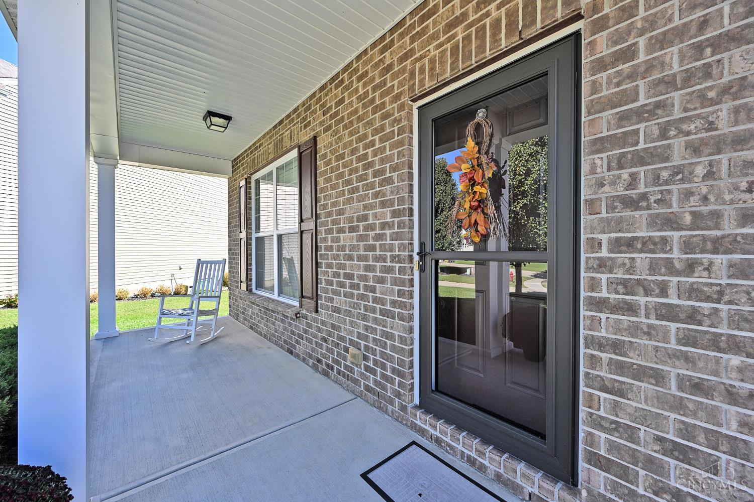 975 London Court