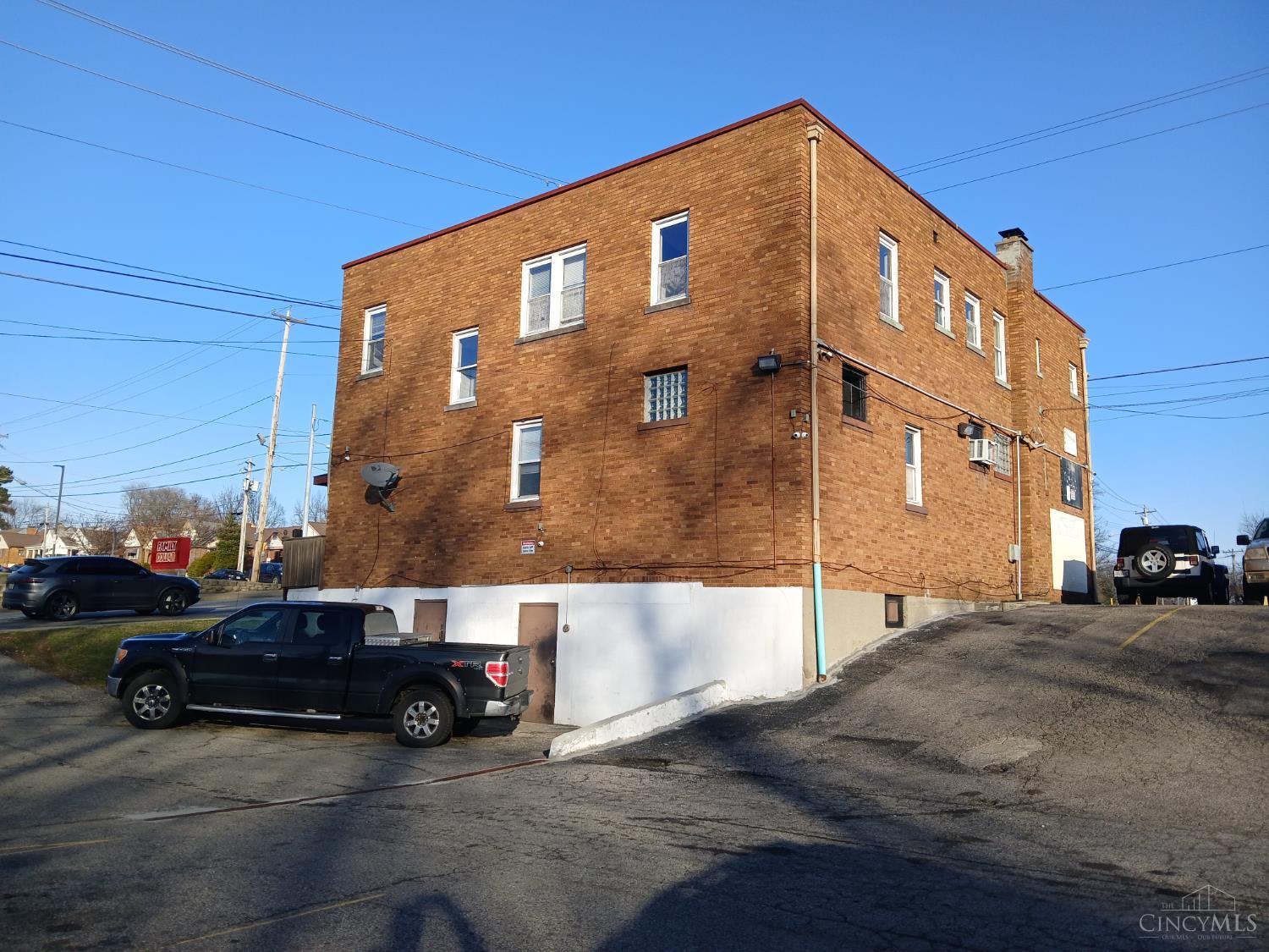 3095 Glenmore Avenue