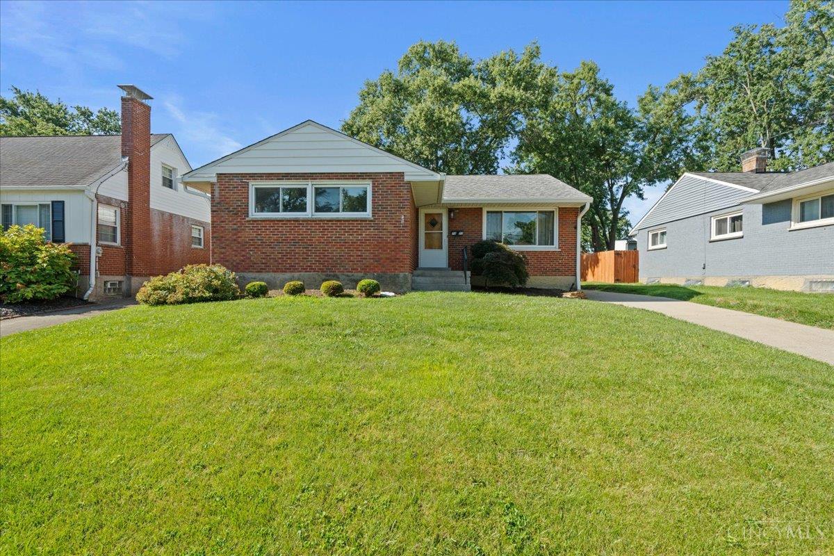 7823 Greenbriar Lane