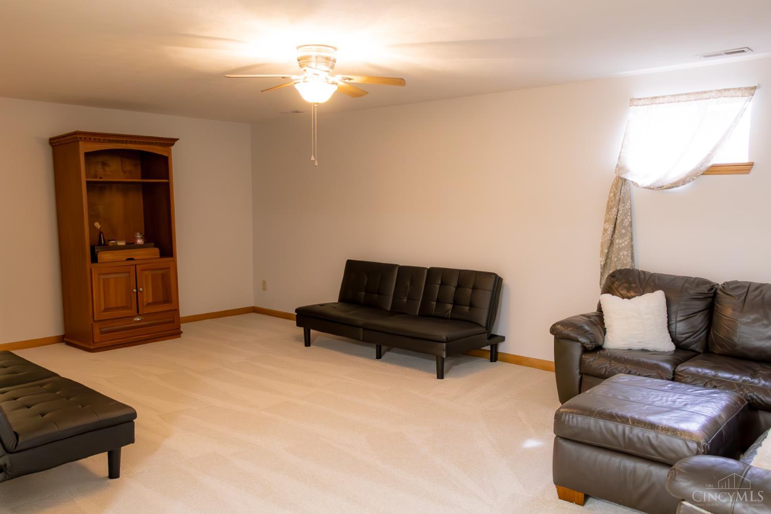 1452 Meadow Ridge Circle, Wilmington, Ohio image 32