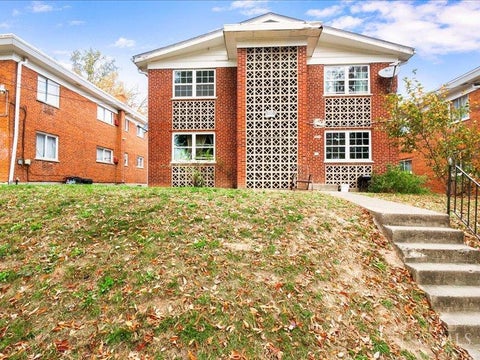 Apartment For Rent - 1638 Crest Hill Avenue<br/> Cincinnati, OH 45237