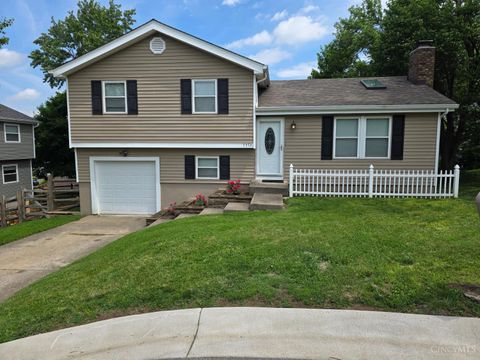 Photo of 5572 Creekwood Circle, West Chester, OH 45069 (MLS # 1883137)