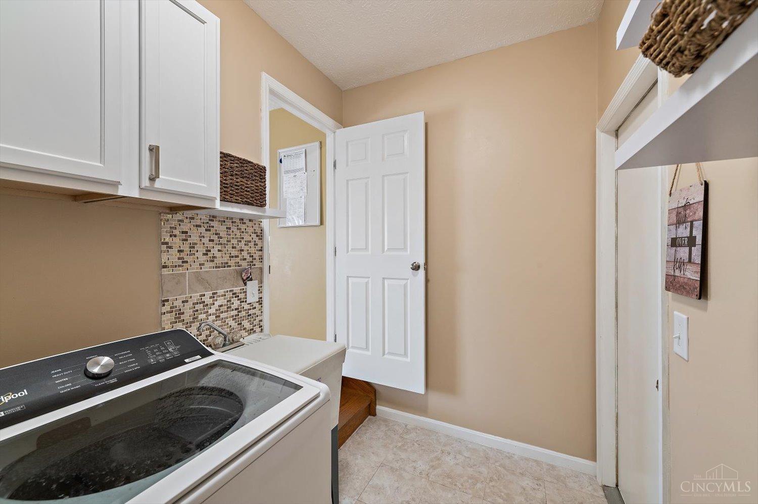 8136 Surrey Brook Lane, West Chester, Ohio image 31