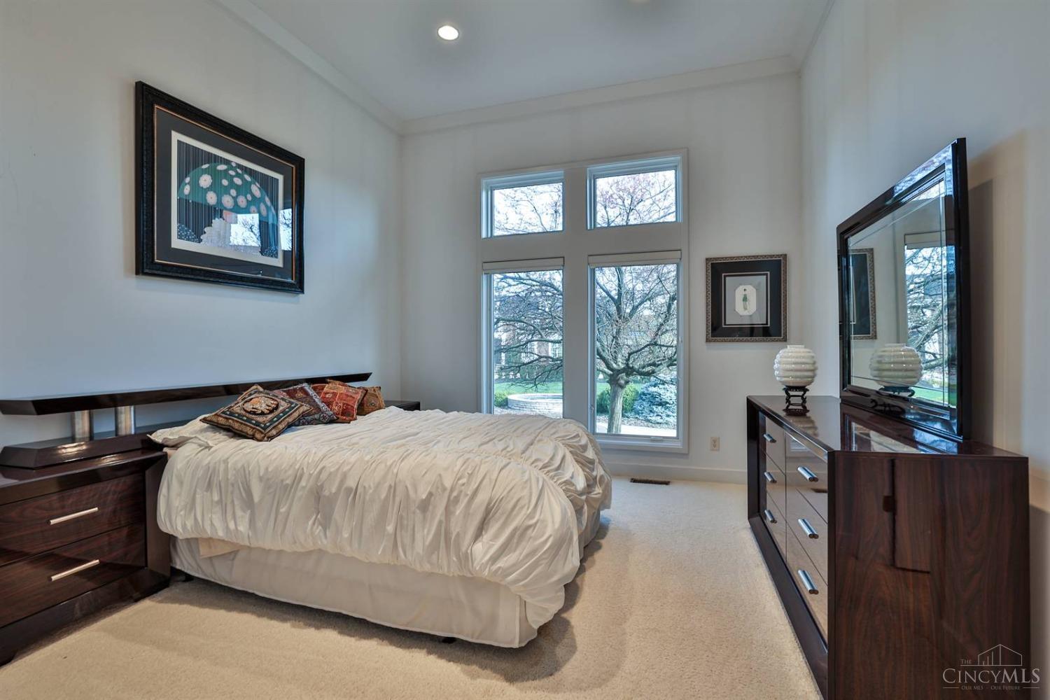 9130 Ambercreek Drive, Amberley, Ohio image 32