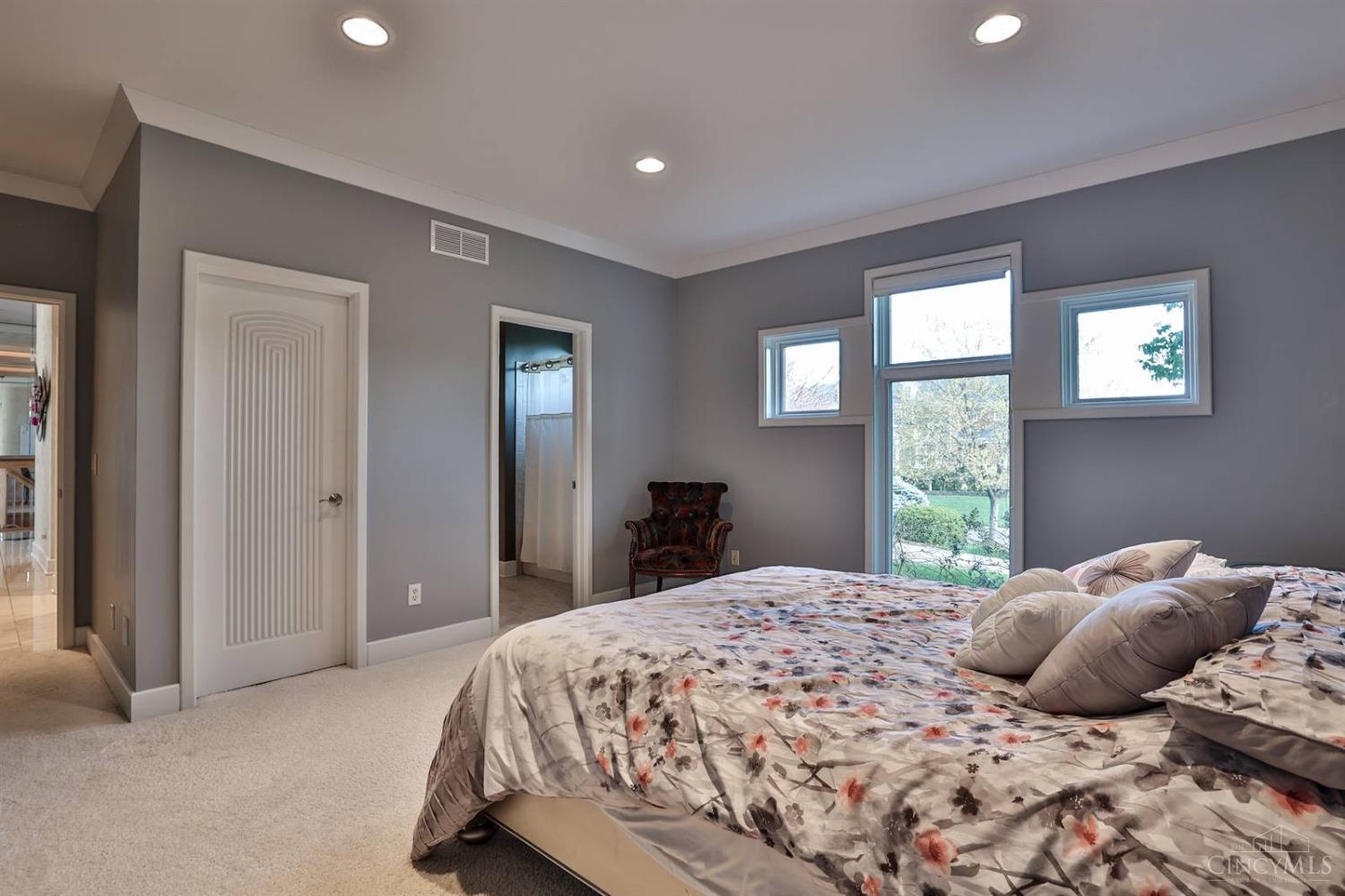 9130 Ambercreek Drive, Amberley, Ohio image 35