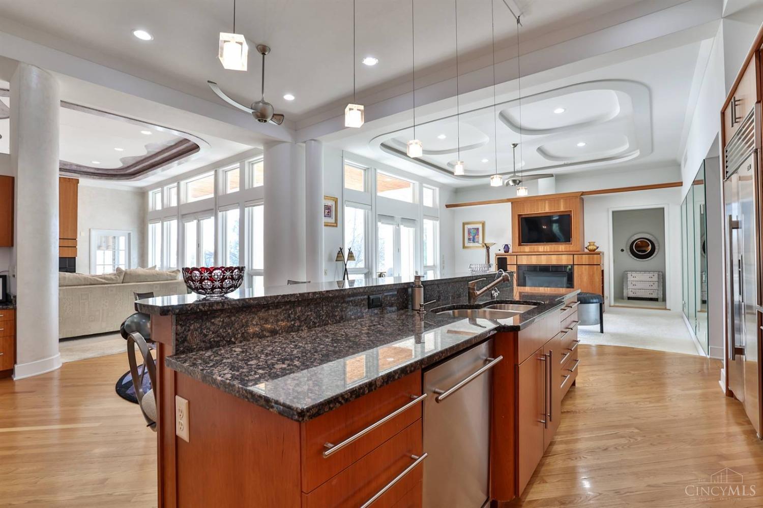 9130 Ambercreek Drive, Amberley, Ohio image 20