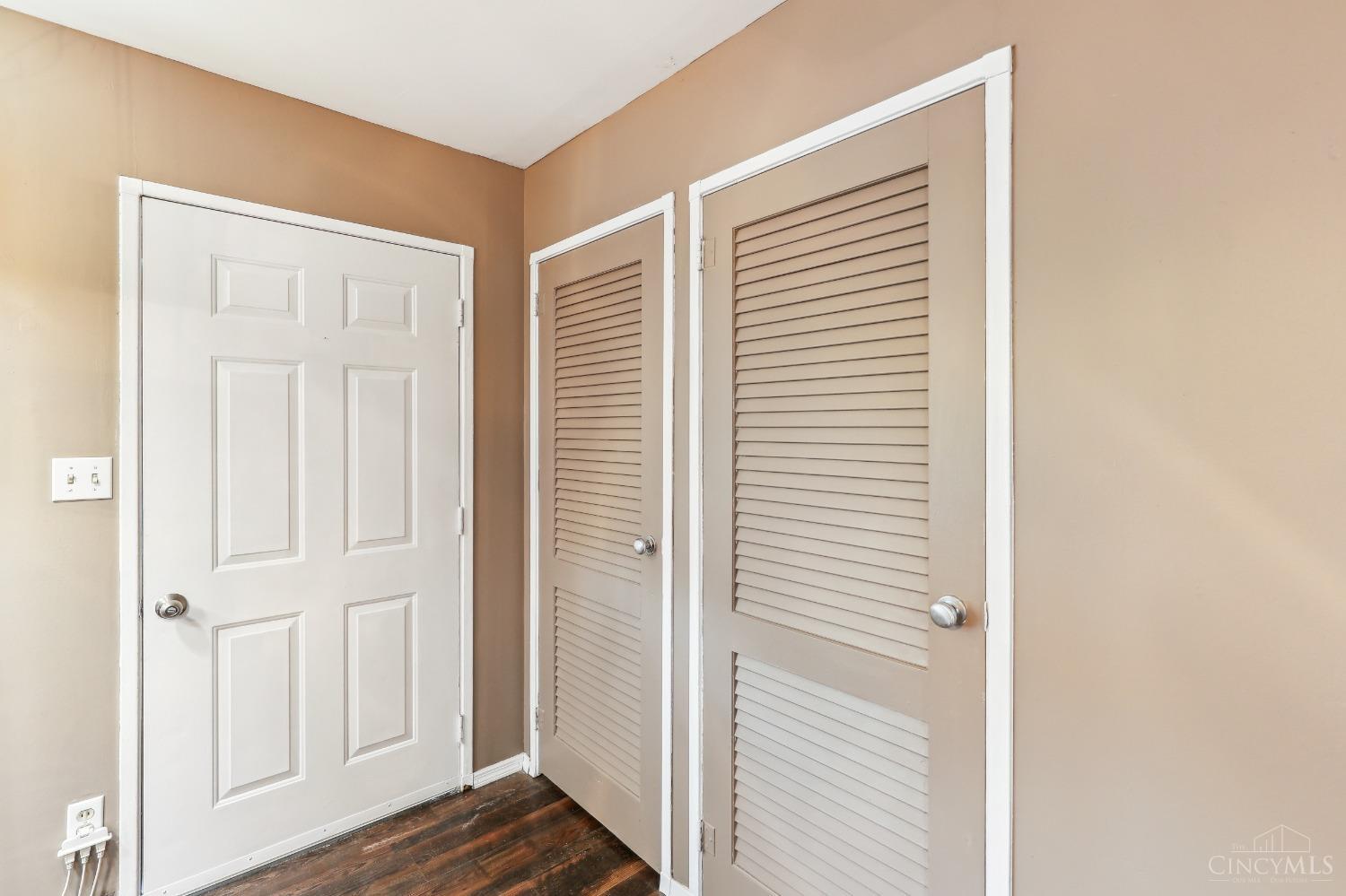 1412 Tuscarora Drive, Loveland, Ohio image 3