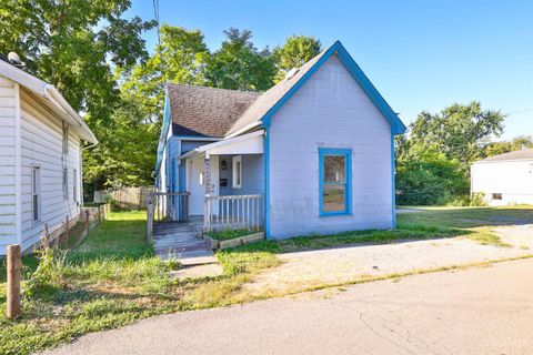 Homes For Sale - 21 S Buckles Avenue<br/> Jamestown, OH 45335